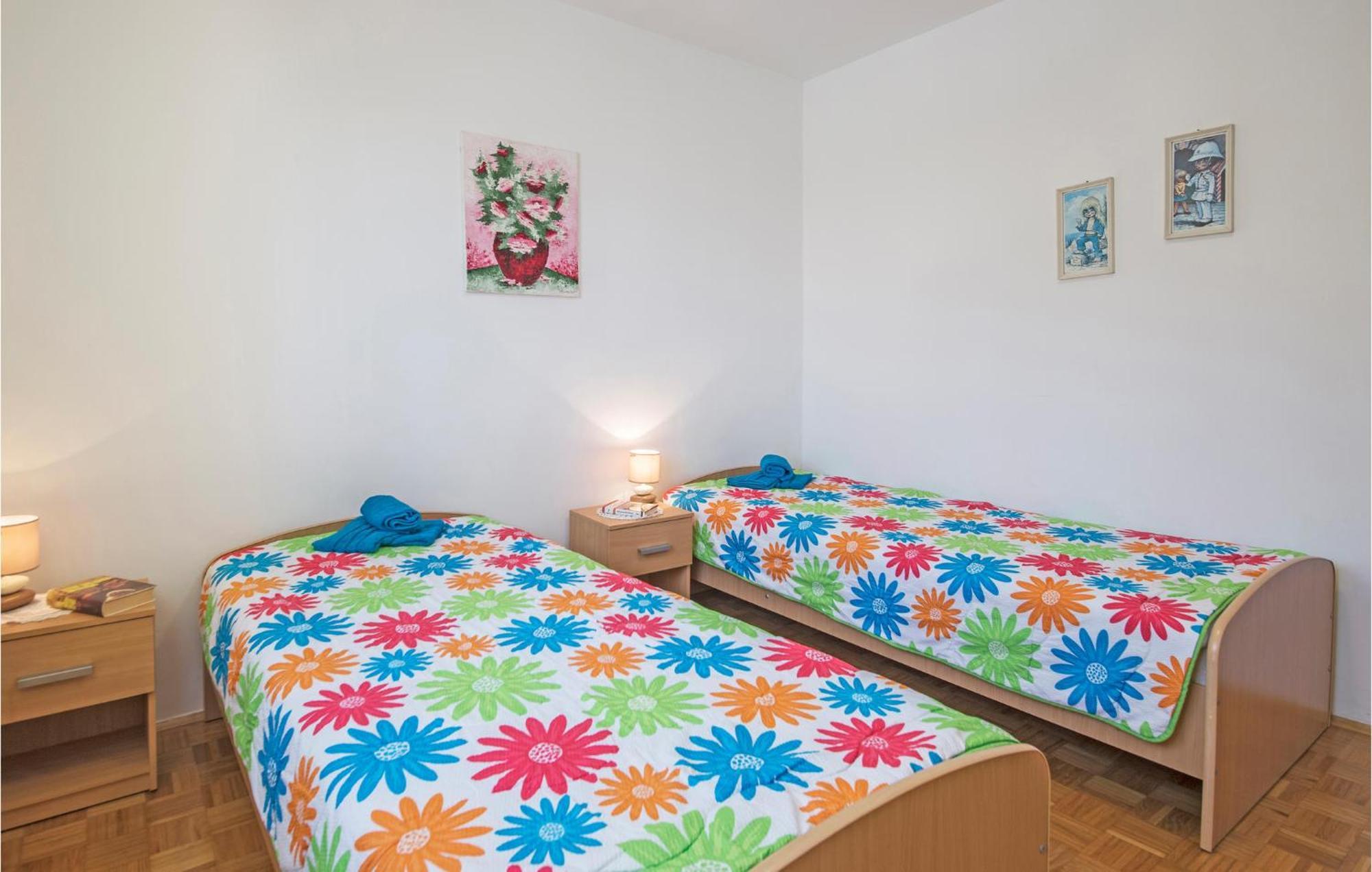 Gorgeous Apartment In Pula With House Sea View Zewnętrze zdjęcie