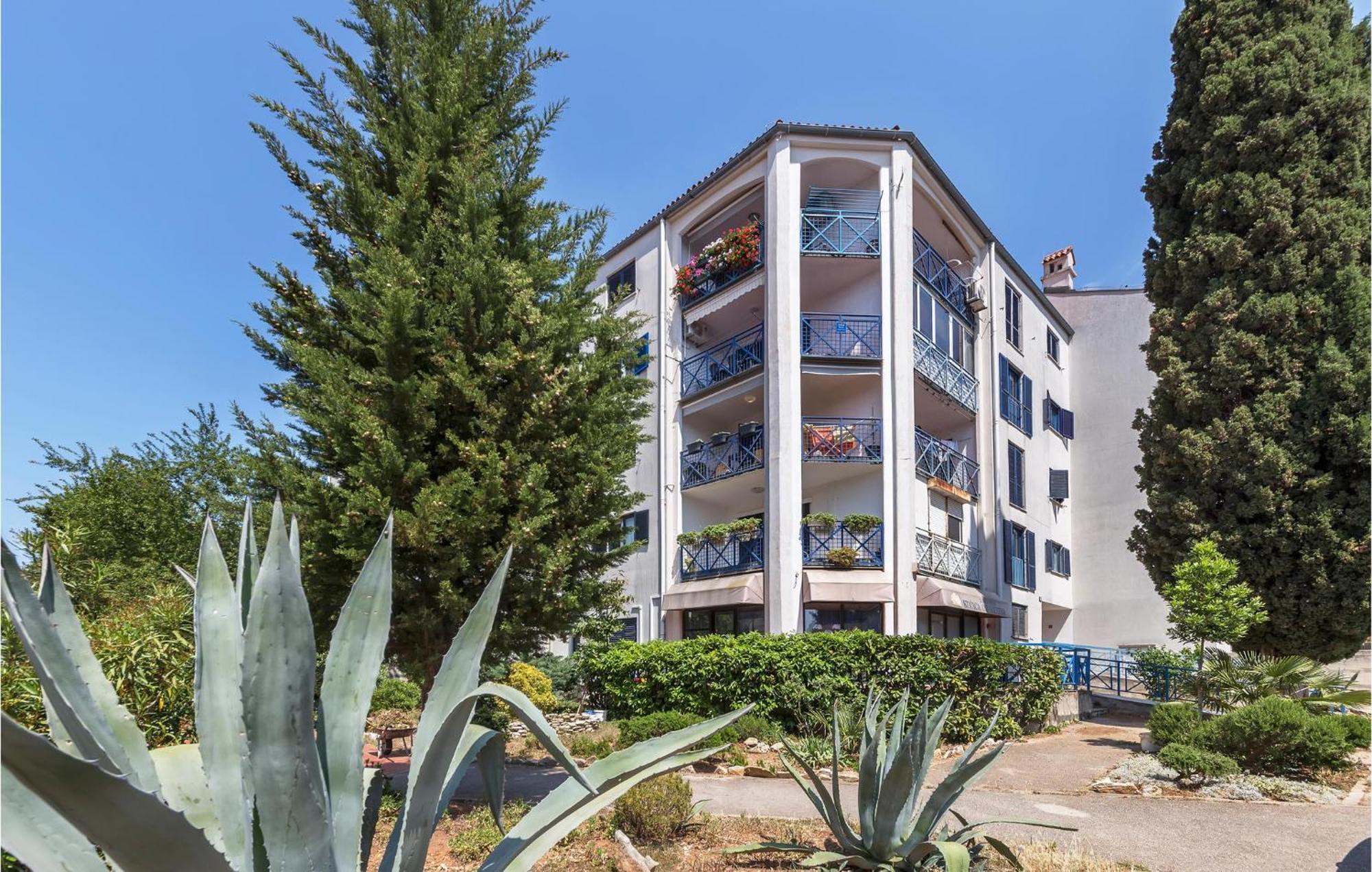 Gorgeous Apartment In Pula With House Sea View Zewnętrze zdjęcie