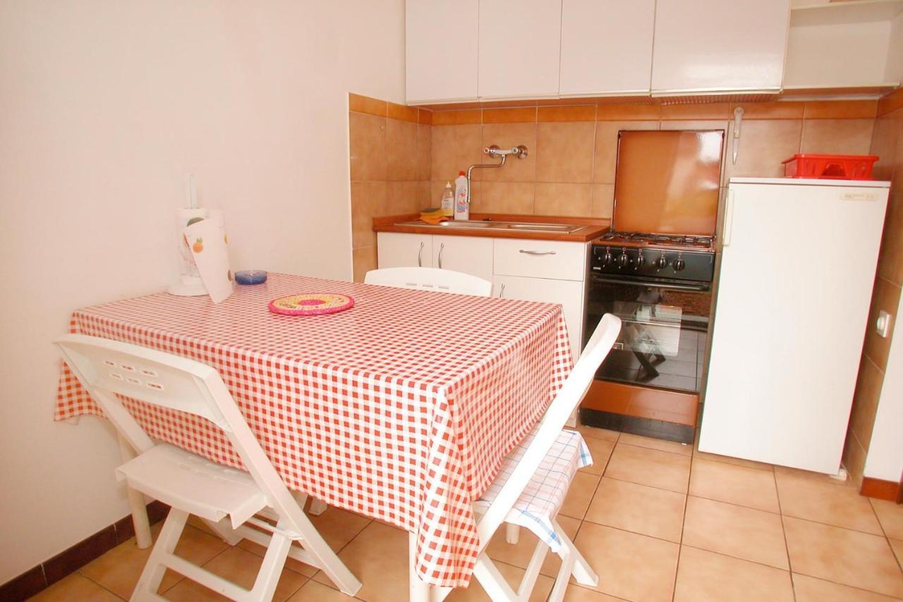 Gorgeous Apartment In Pula With House Sea View Zewnętrze zdjęcie